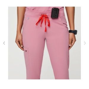 Chalk pink Zamora jogger scrub pants